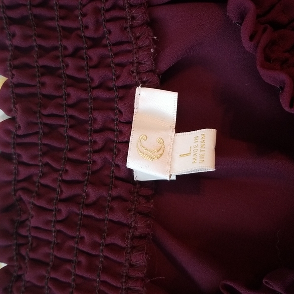 Off the Shoulder Top - Picture 2 of 7